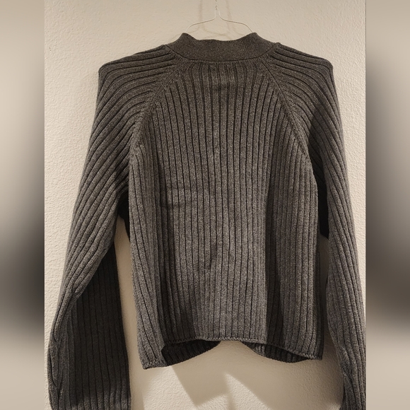 GAP Women's Gray Ribbed Sweater - Picture 5 of 5